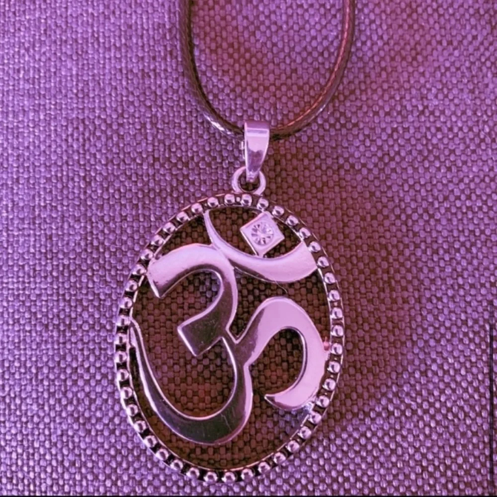 New Aum Om Sterling Silver Artisan White Sapphire Leather Namaste Yoga Necklace